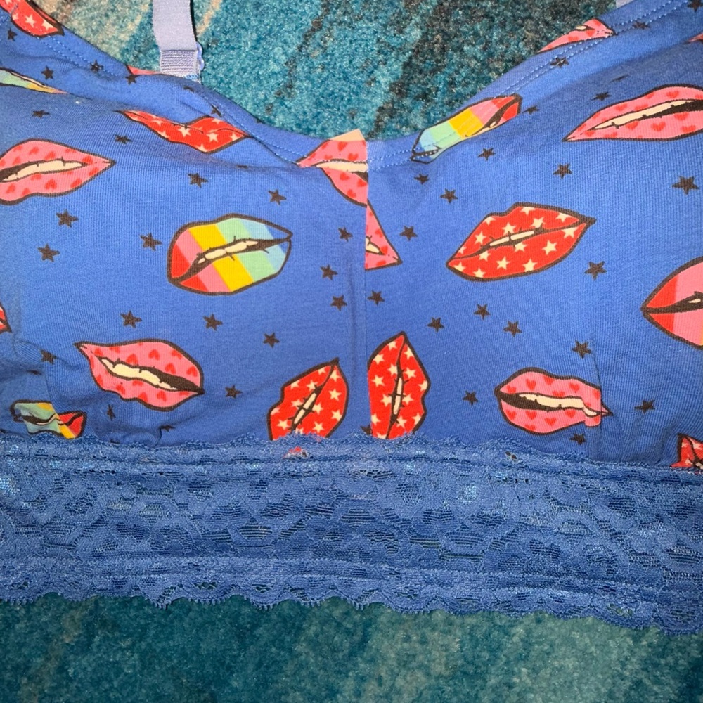 Torrid Playful Rainbow Lips Bralette- Size- 2-2X - Picture 4 of 10